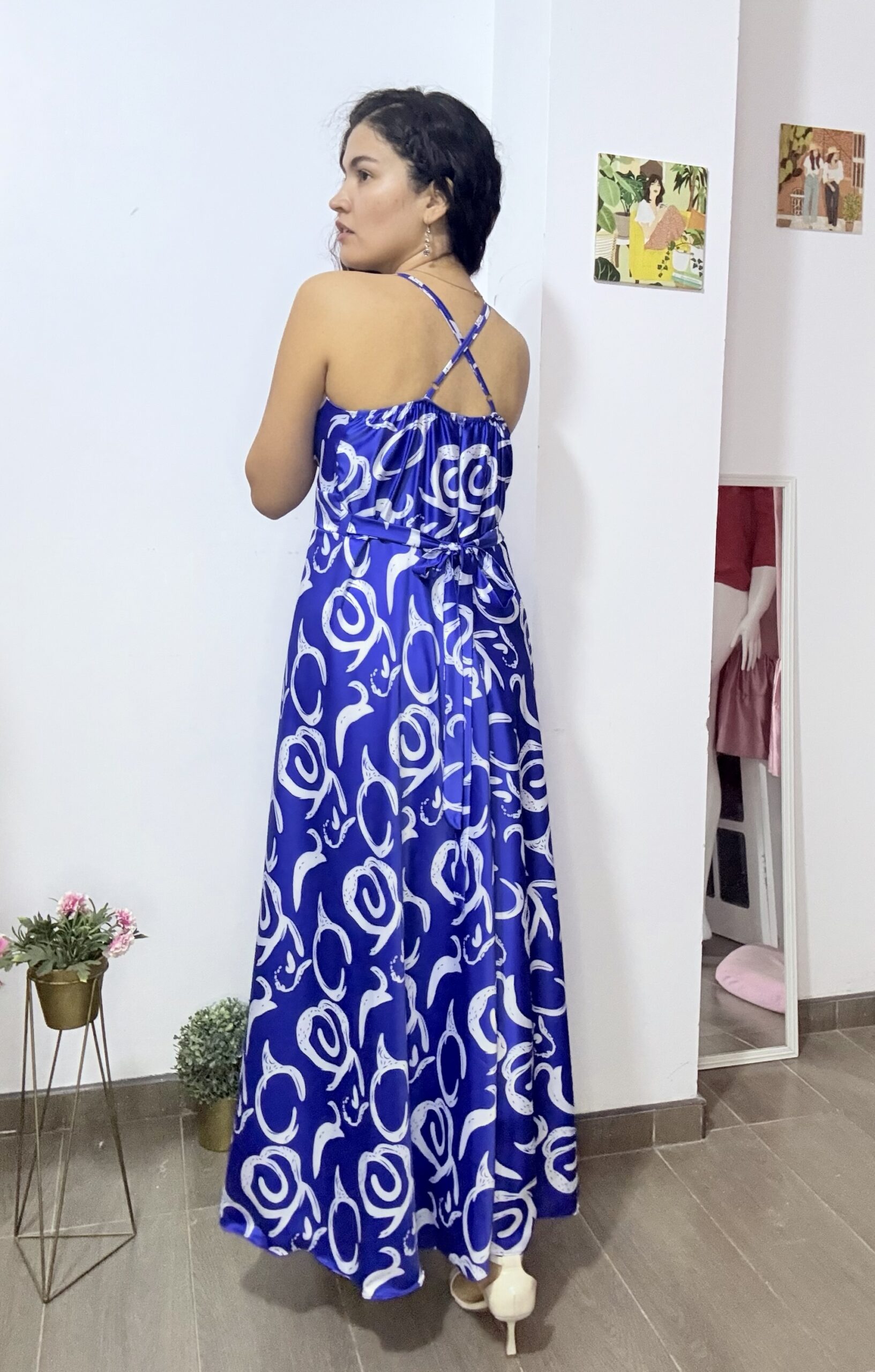 Vestido floral azulino satinado: imagen 2