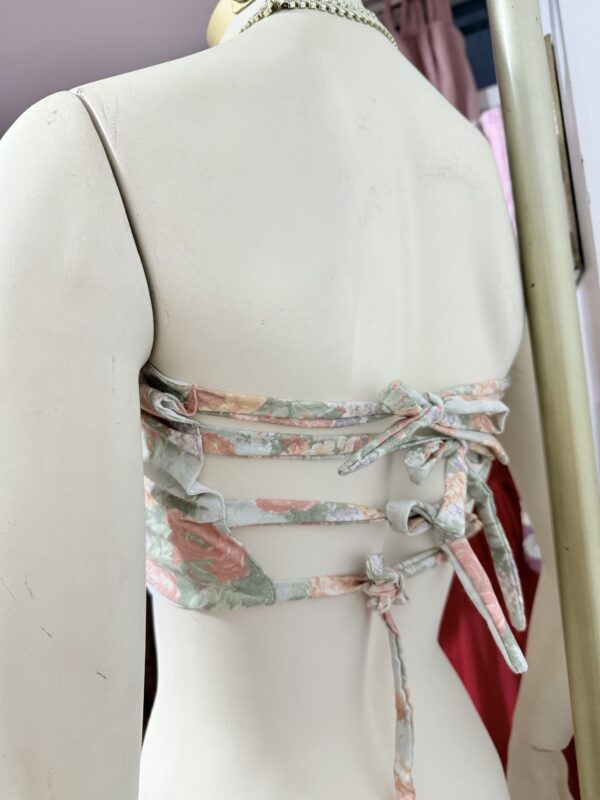 Top floreado strapless: imagen 2