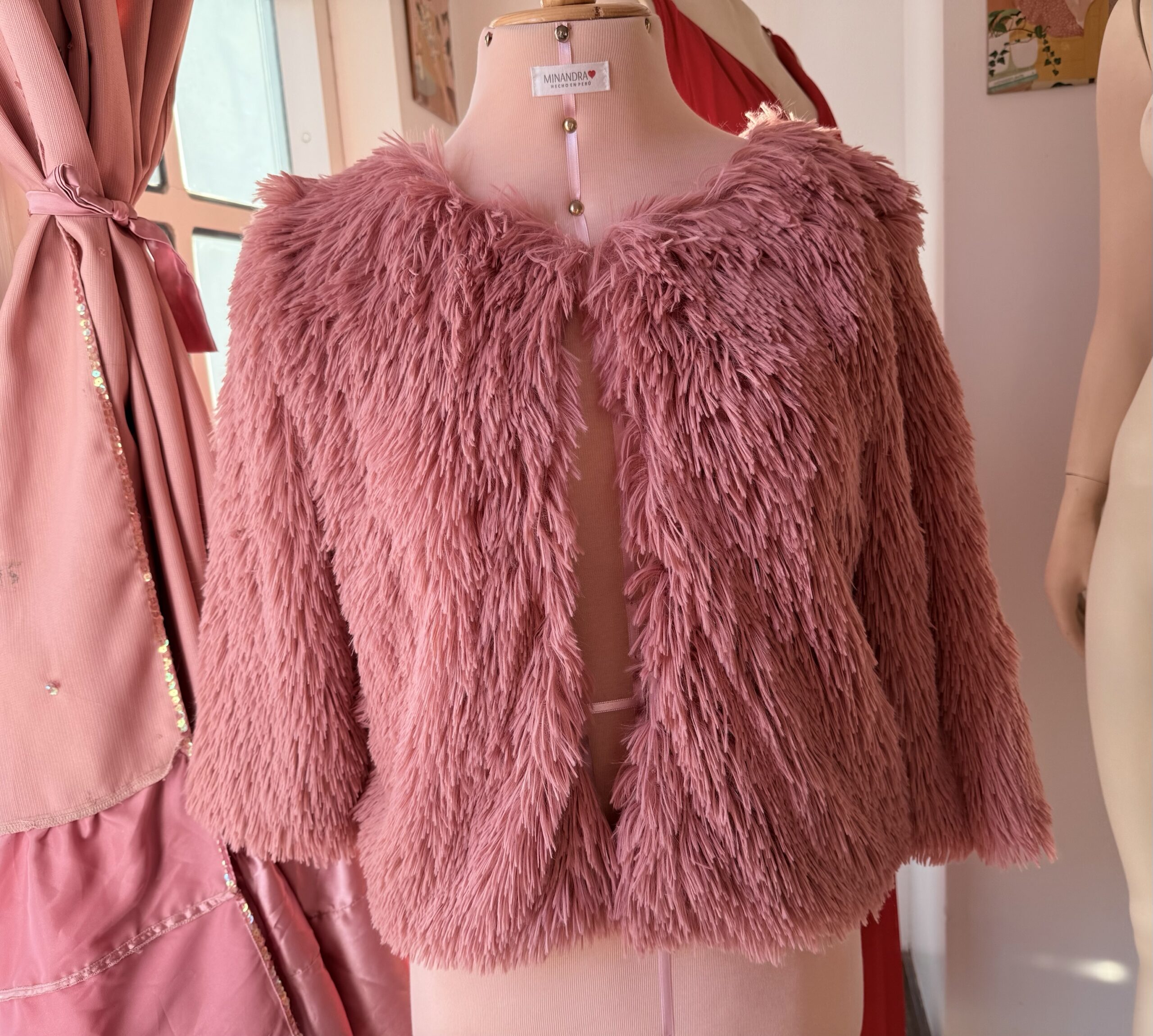 Abrigo Rosa: imagen 1