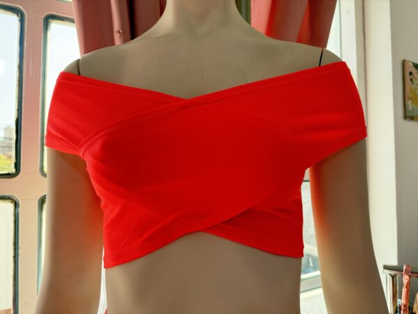 Top cruzado naranja neón: imagen 2